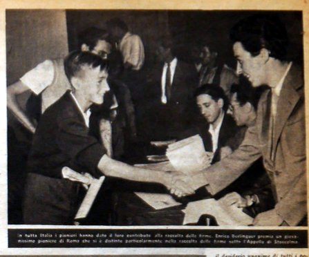 1950 Berlinguer e il pioniere Piero Pietrini API Milano