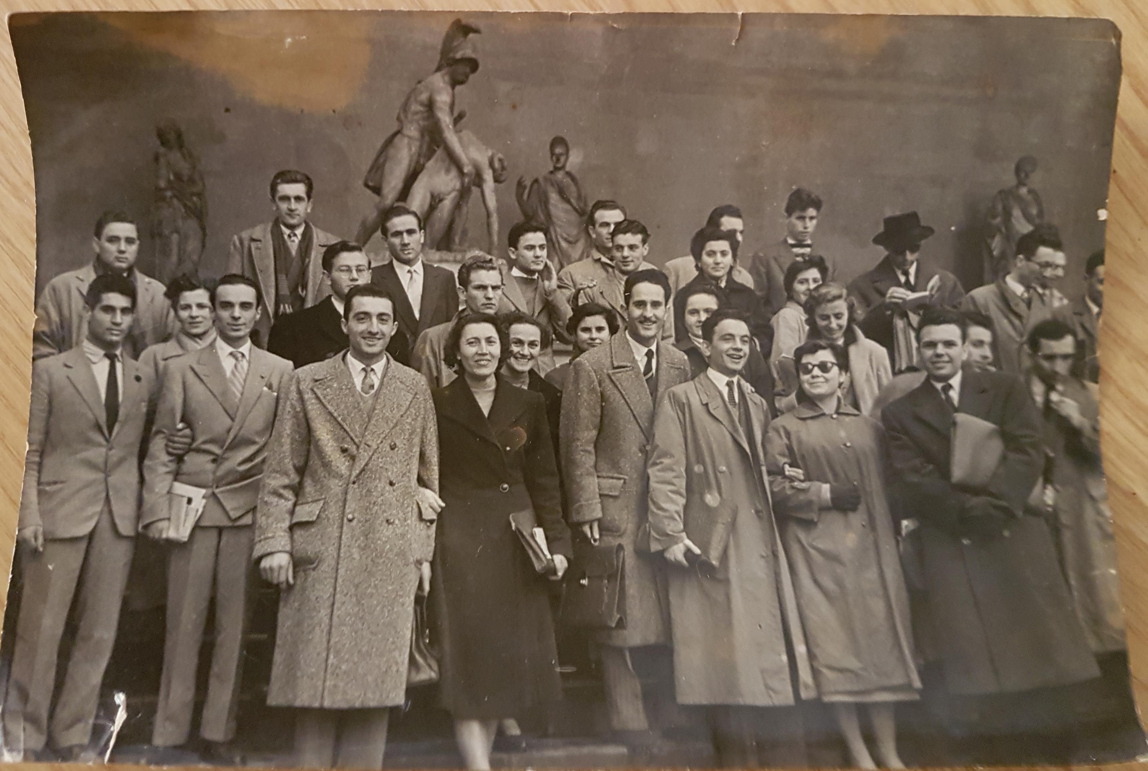 Convegno API Firenze 1953 accanto a Giuseppe DAmbrosio di Eboli SA primo a sinistra compressed