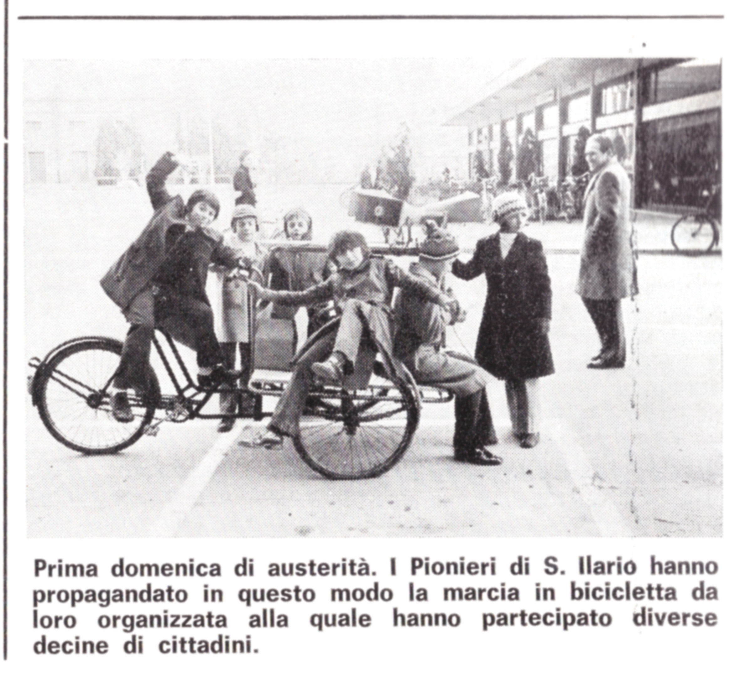 dicembre 1973 foto marcia in bici API per Austerity