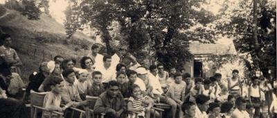 gruppo_Pionierii_1958_campeggio_Sestola_discussione